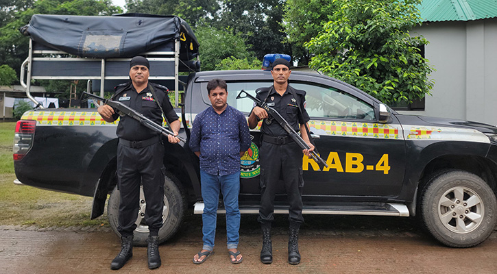 ধামরাইয়ে ১০ বছরের সাজাপ্রাপ্ত মাদক কারবারি গ্রেপ্তার